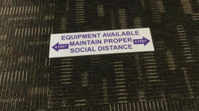 Social-Distancing-Sign-At-Gym.jpg 