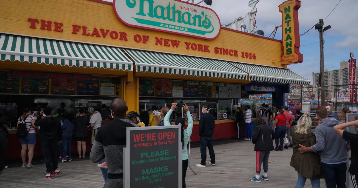 Hot Dog History How Nathan's Famous Hot Dogs Made The Iconic Food An