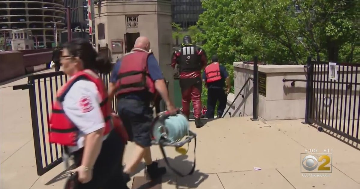 CFD Divers, Good Samaritans Rescue Man From Chicago River - CBS Chicago