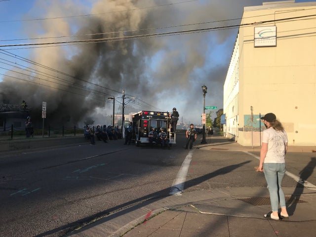 Business Burning In St. Paul's Midway Neighborhood 