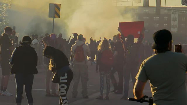 5th-Precinct-Protesters.jpg 