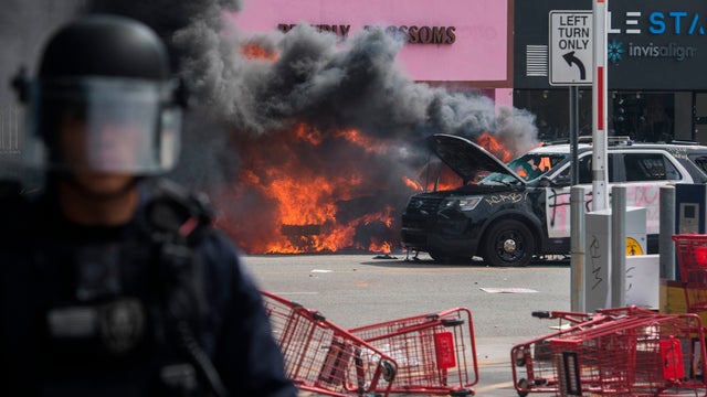 Car-on-fire_LA-protest.jpg 
