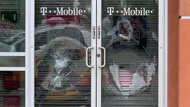 t-mobile-arden-break-ins.jpg 