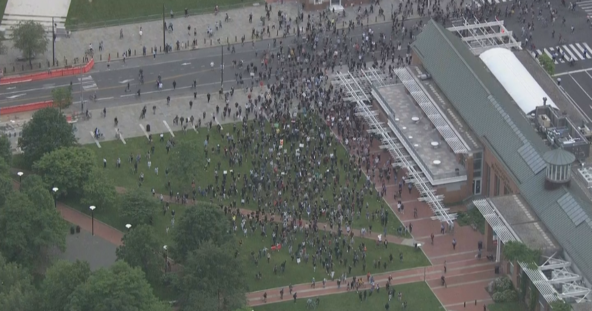 Large Group Of Peaceful George Floyd Protesters March In Philadelphia ...