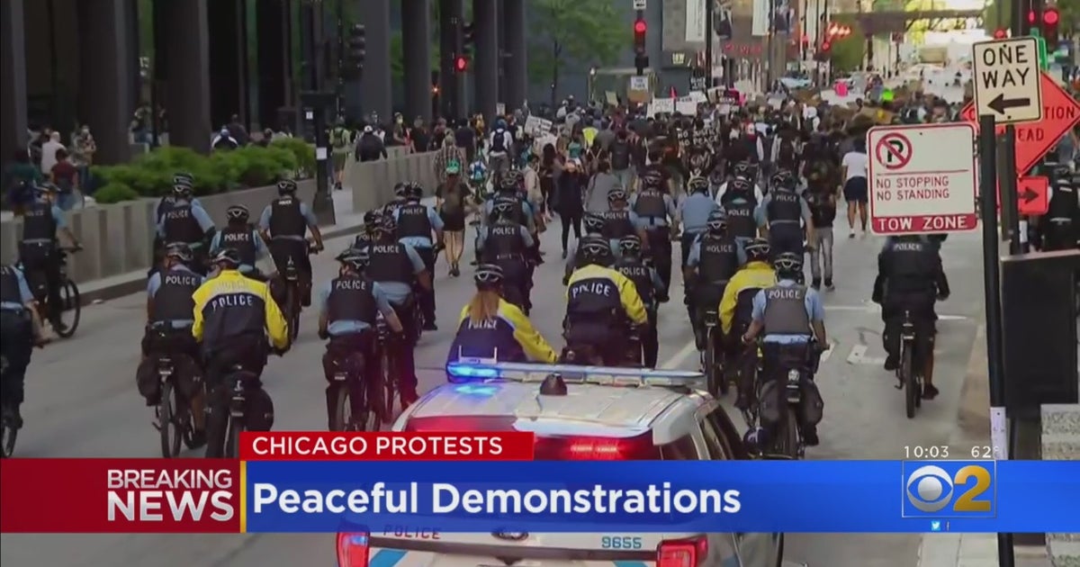 Protests In Chicago Remain Peaceful Saturday As Police Maintain Strong ...