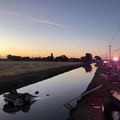 Good Samaritans Rescue Woman Submerged In Water After Rollover Crash In ...