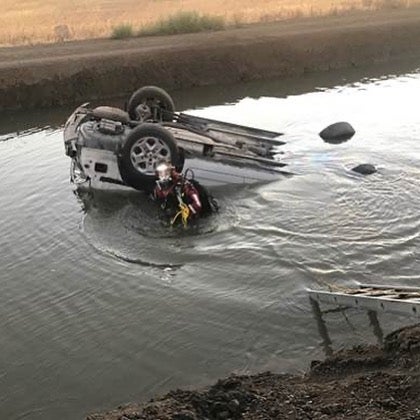 Good Samaritans Rescue Woman Submerged In Water After Rollover Crash In ...