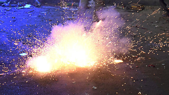 fireworks-firecracker-illegal.jpg 