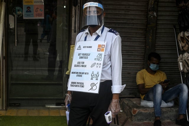 INDIA-HEALTH-VIRUS-ECONOMY 