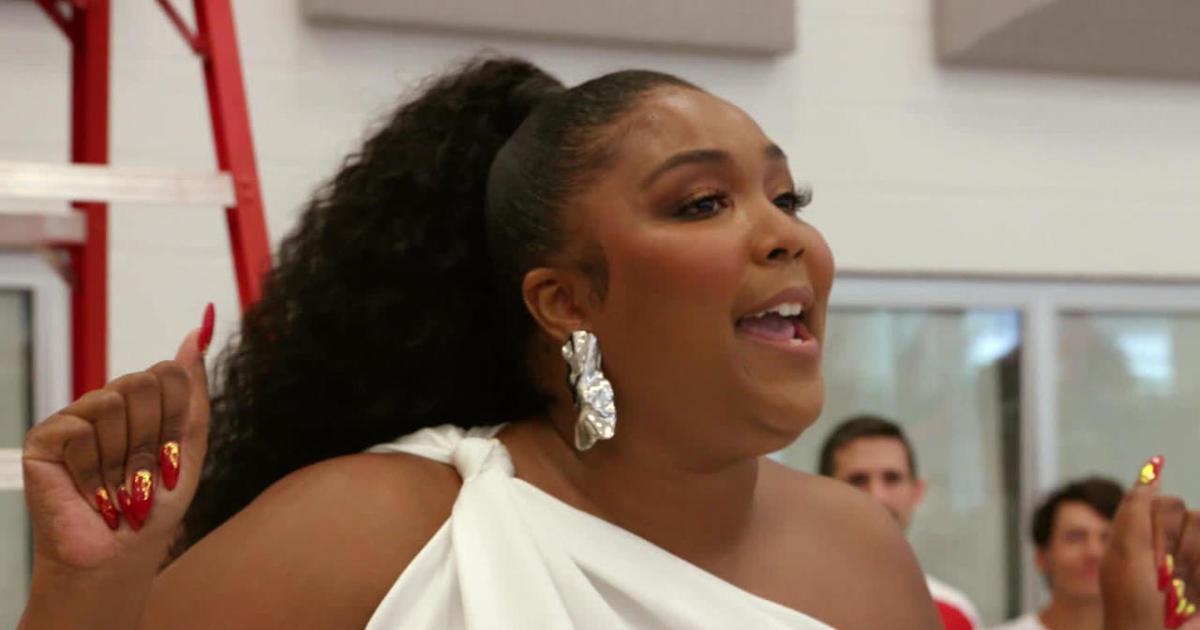 Have We Finally Figured Out Who Lizzo's 'New Man On The Minnesota