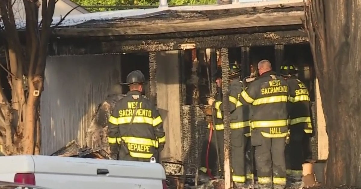 2 Homes Damaged In West Sacramento Fire - CBS Sacramento