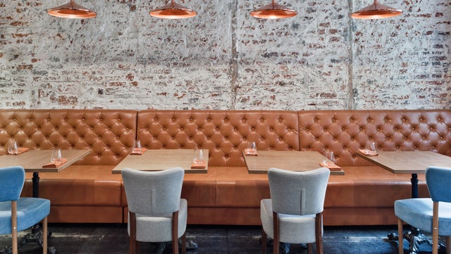 Restaurant and wine bar in St. Petersburg 