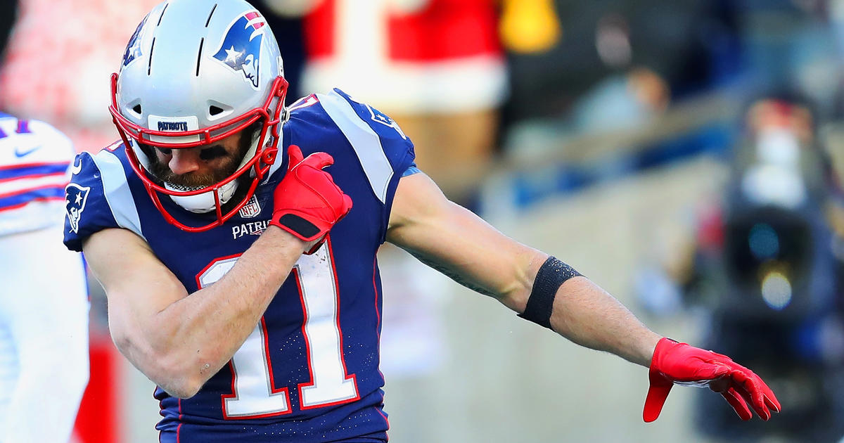 Patriots celebrate legend Julian Edelman during halftime ceremony