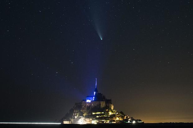 FRANCE-SPACE-ASTRONOMY-COMET-NEOWISE 