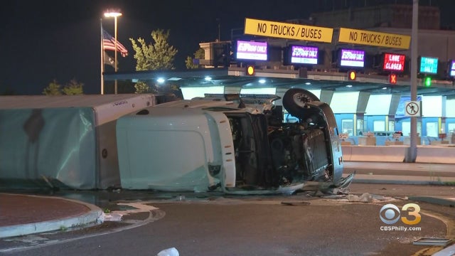 Tractor-Trailer-Overturns-Near-Ben-Franklin-Bridge-On-New-Jersey-Side-.jpg 
