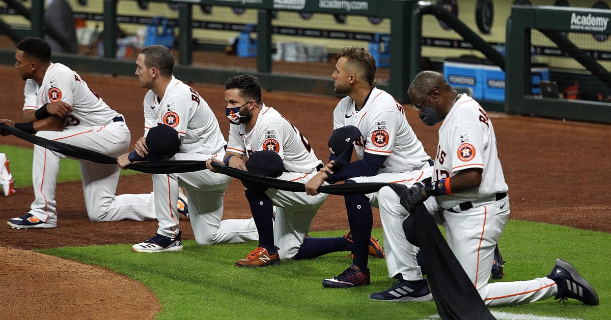 Most view kneeling during anthem as acceptable form of protest - CBS ...