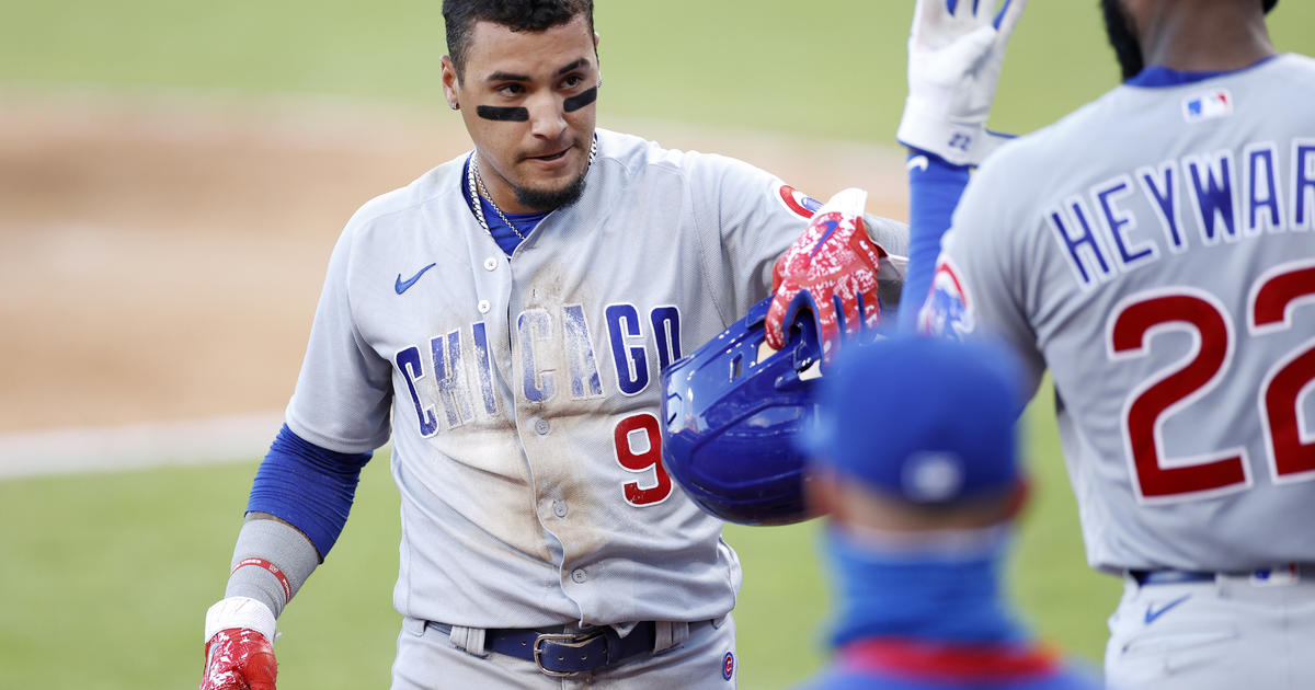 Baez bashes two homers as Cubs stay alive