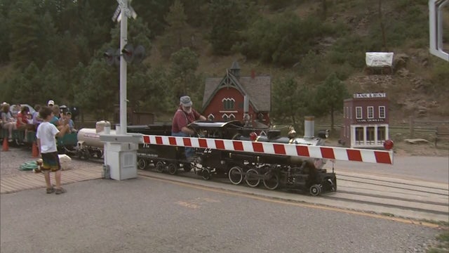 TROUBLE IN TINY TOWN PKG.transfer_frame_105 