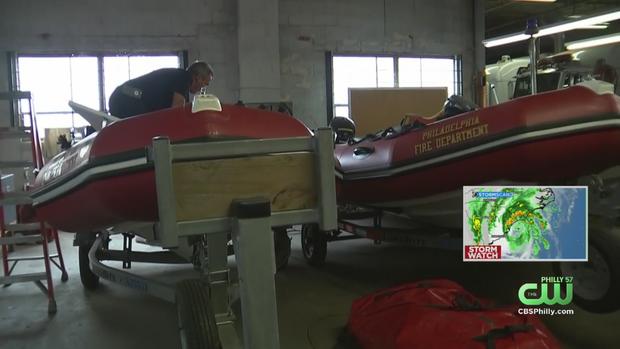 philadelphia fire rescue boats 
