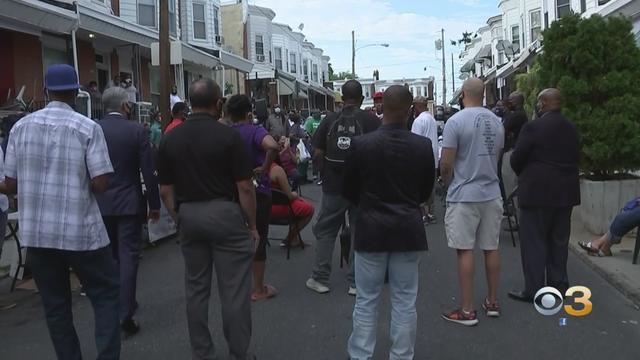 west-philadelphia-gun-violence-meeting.jpg 