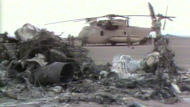 wreckage-of-1980-iran-rescue-mission-620.jpg 