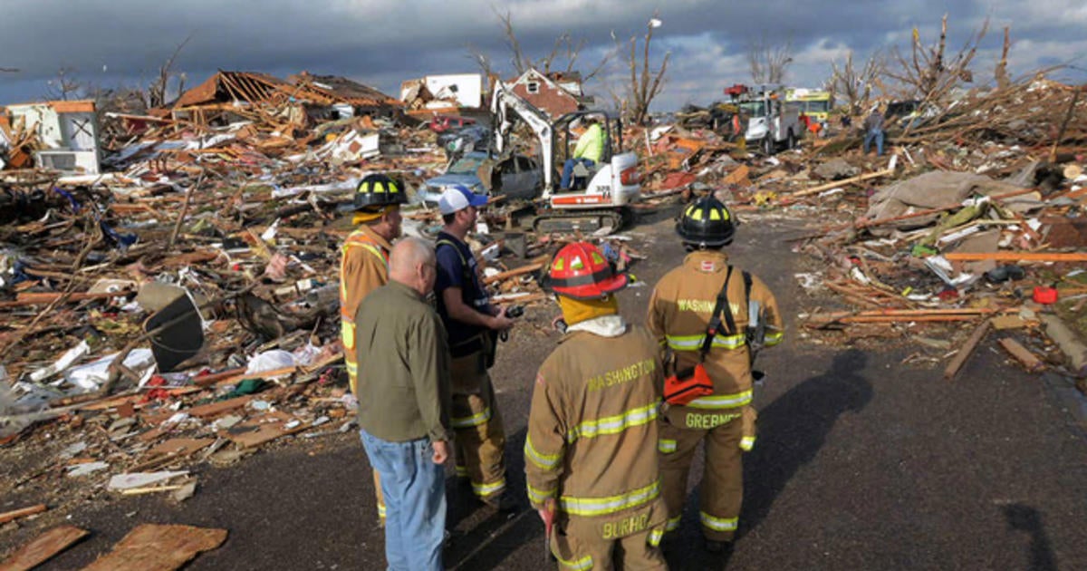 Dozens of tornadoes tear through Midwest - CBS News