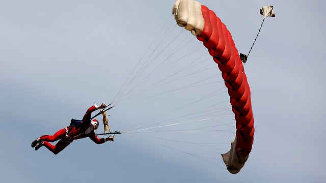 skydiving.jpg 