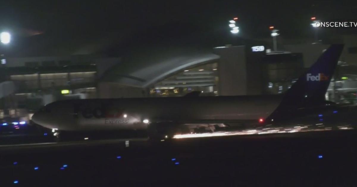 Steelers' team plane makes emergency landing in Kansas City, no injuries  reported, National