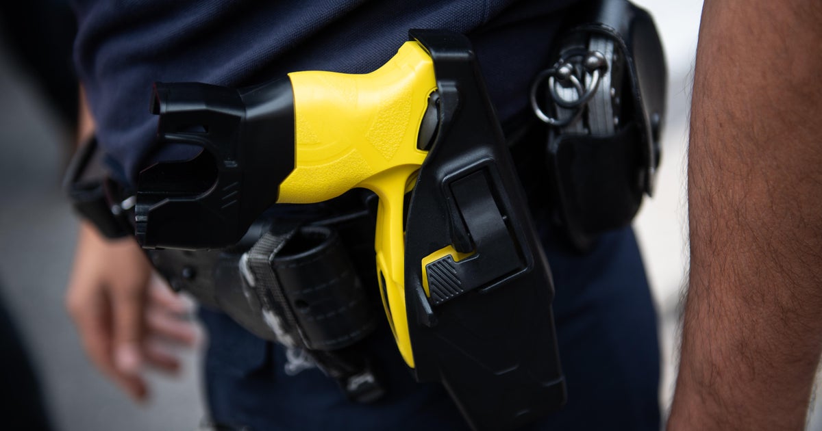 Georgia police officer fired after video of woman being tasered outside ...