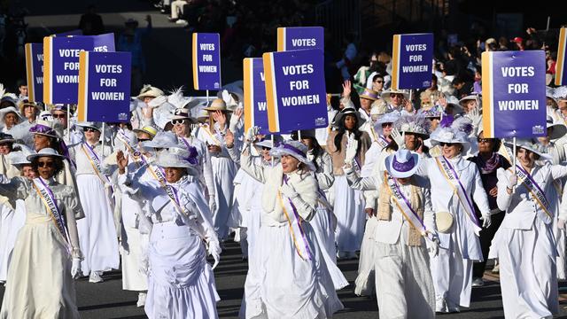 women-suffragists-19th-amendment.jpg 