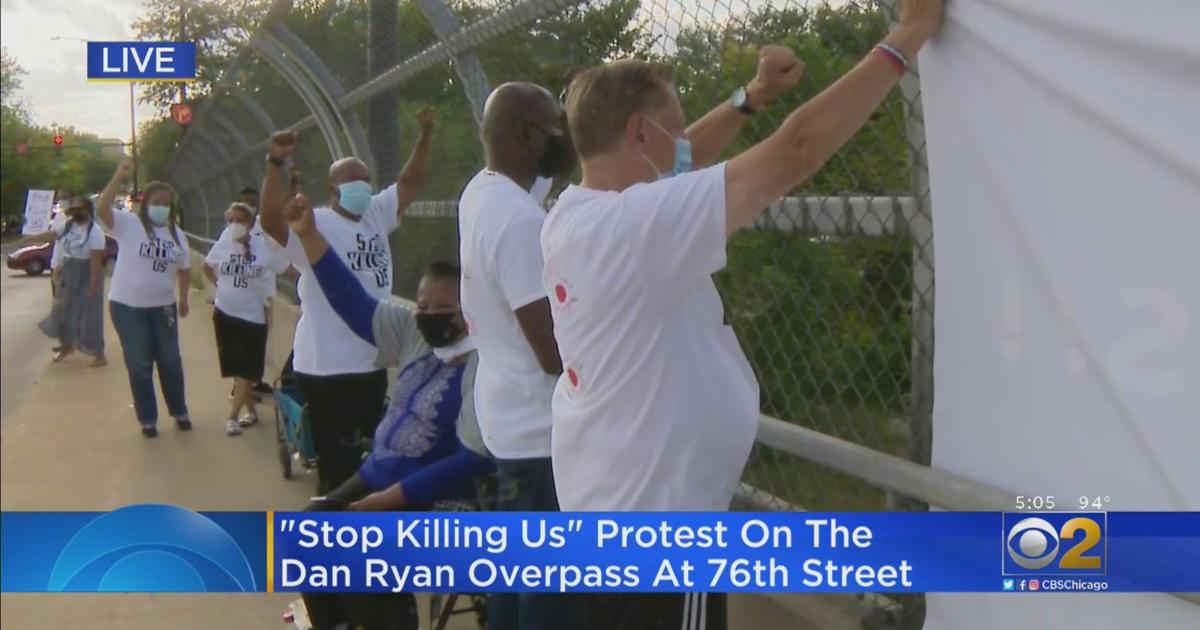 Demonstrators Take To Dan Ryan To Honor Emmett Till, Protest Shootings ...