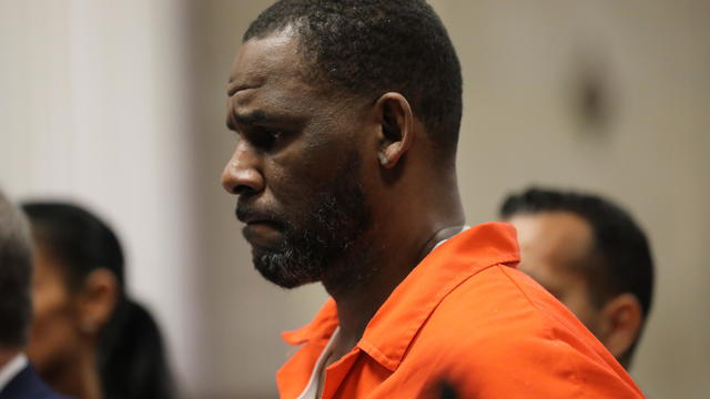 R Kelly Appears In Court in Chicago For Status Hearing 