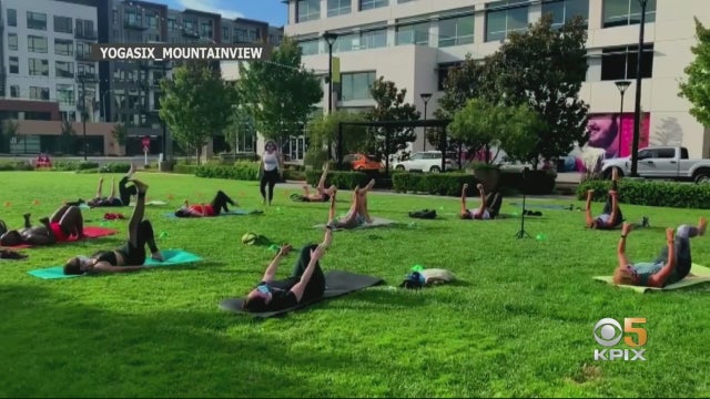 outdoor-yoga-class.jpg 