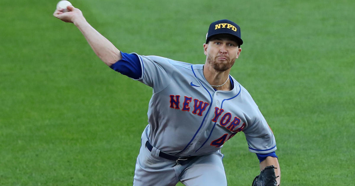 DeGrom, In NYPD Hat, Backed By 10-Run 4th, Mets Rout Jays - CBS New York