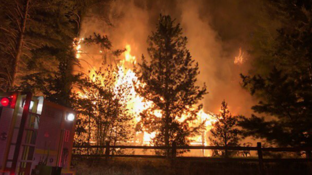 Upper-Bear-Creek-Duplex-Fire-1-Evergreen-Fire-Rescue-tweet.png 