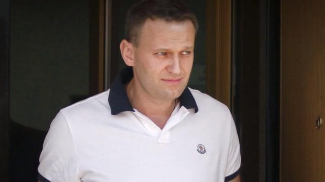 cbsn-fusion-associates-of-putin-critic-alexei-navalny-say-he-was-poisoned-at-siberian-hotel-thumbnail-548578-640x360.jpg 