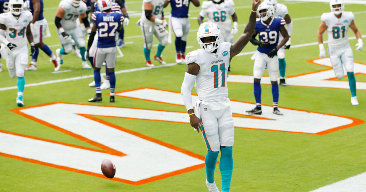 DeVante Parker of the Miami Dolphins catches a touchdown pass against  News Photo - Getty Images