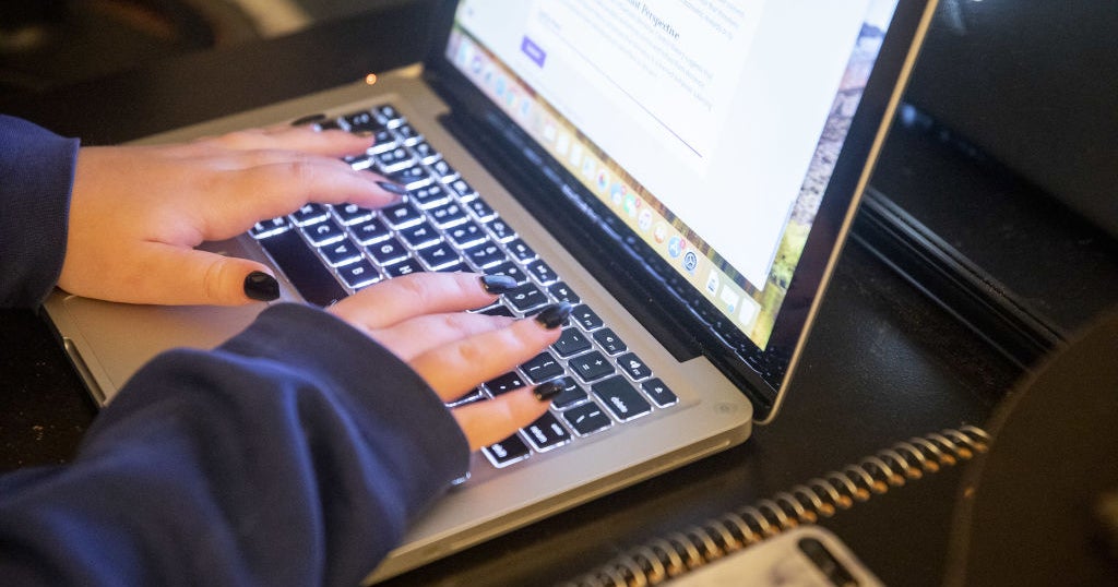 Maryland Officials Highlight Office To Close Digital Divide CBS Baltimore