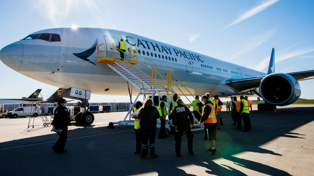 cargo-plane-pittsburgh-international-airport.png 