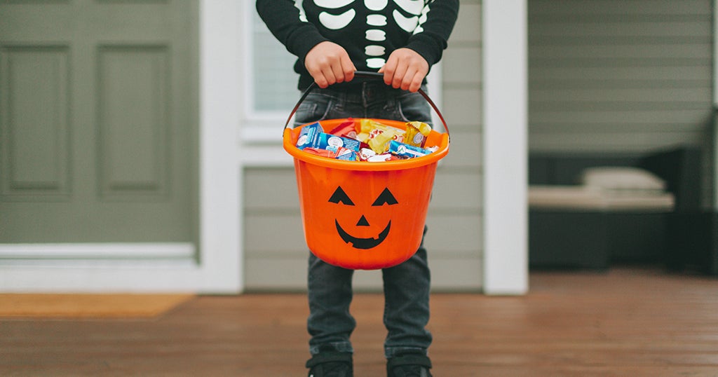 TrickOrTreating On In Manchester, NH With Coronavirus Precautions