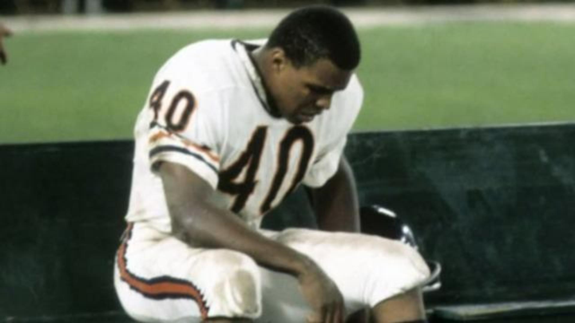 Gale Sayers, electrifying Hall of Fame running back for Chicago