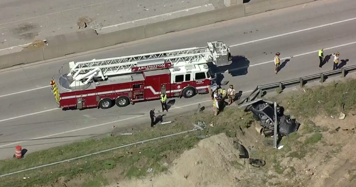 2 Seriously Injured When Car Crashes Into Guardrail On I-30 In ...