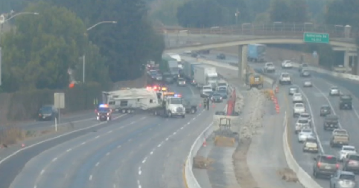 Crash Shuts Down Traffic On SB I-5 Near Fruitridge - CBS Sacramento