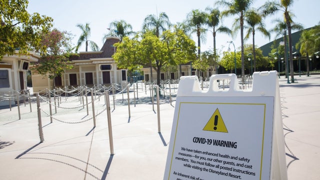 disney-covid-sign-1-1.jpg 