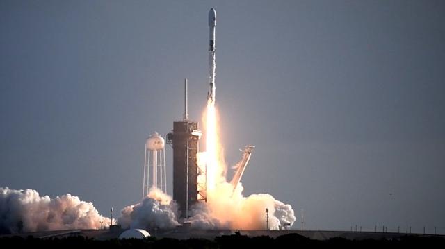 SpaceX rocket blasts satellite into orbit