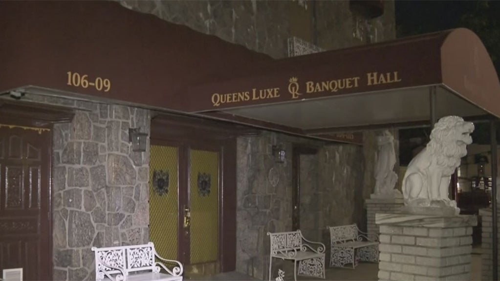 queens-luxe-banquet-hall 