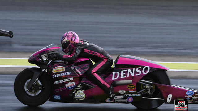 Angie_Smith_DENSO_200_MPH_Club.jpg 