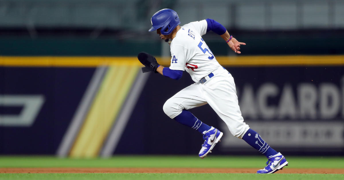 For 2nd time, Mookie Betts' World Series performance wins free taco for  everyone in America