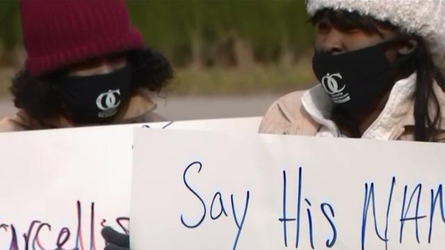 cbsn-fusion-police-video-does-not-show-fatal-shooting-of-black-teen-attorneys-say-thumbnail-576213-640x360.jpg 