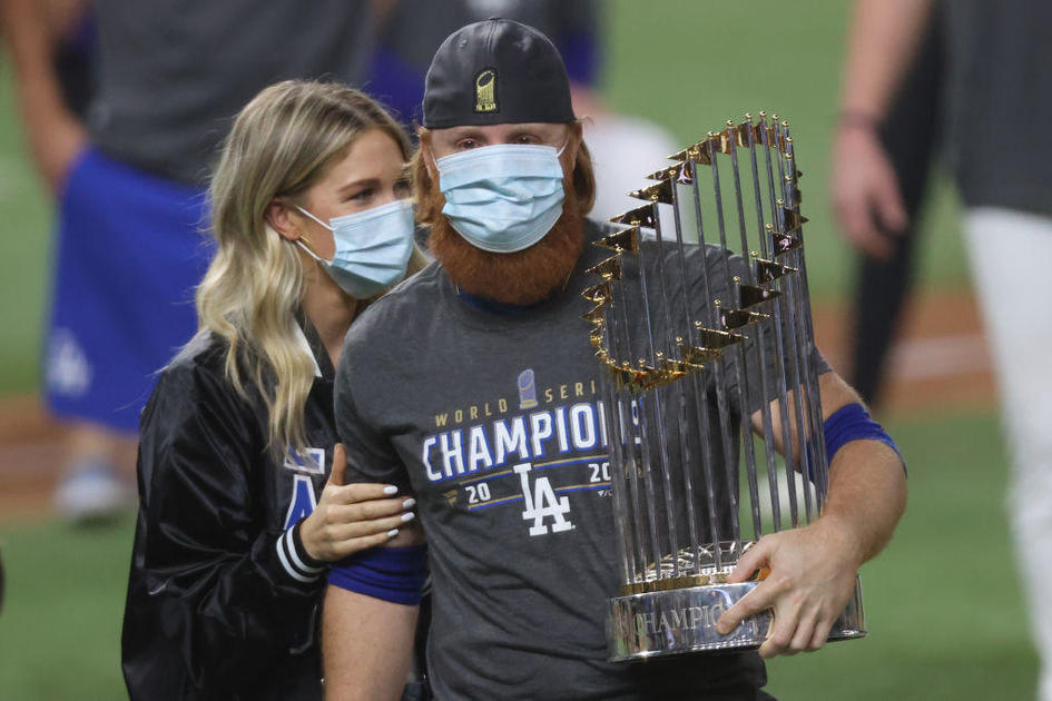 Los Angeles Dodgers win World Series for first title since 1988; Justin  Turner tests positive for COVID-19 - CBS News